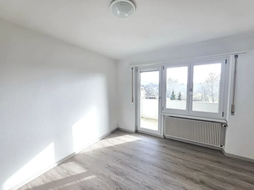 4-Bedroom Apartment, 1st Floor Left