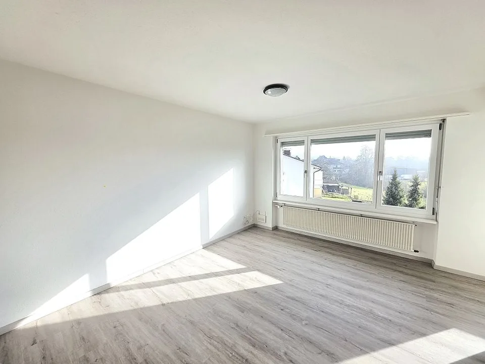 4-Bedroom Apartment, 1st Floor Left