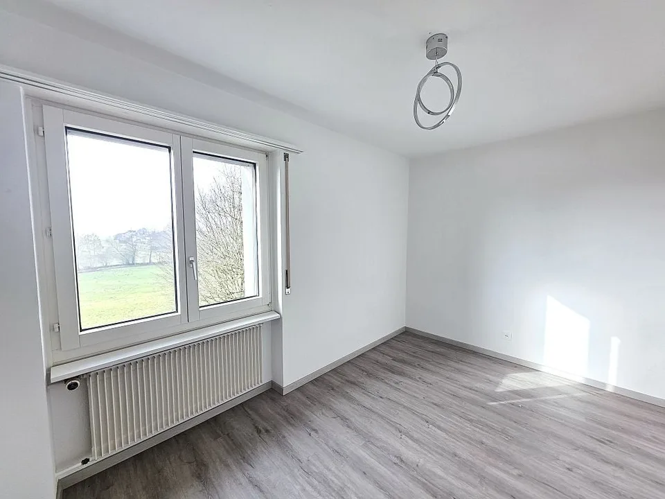 4-Bedroom Apartment, 1st Floor Left