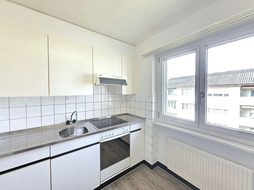 4-Bedroom Apartment, 1st Floor Left