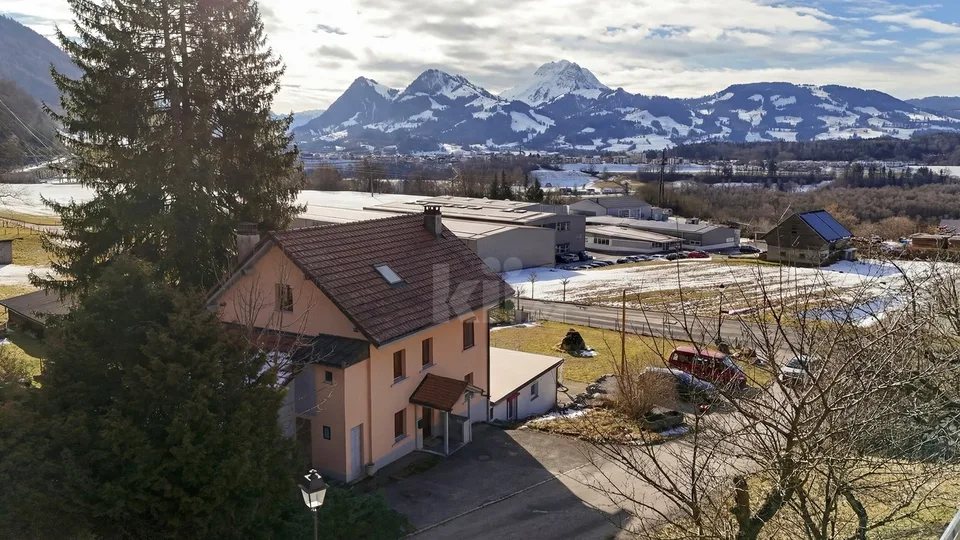 Schönes Haus mit 2 renovierten Wohnungen und großem Garten – Foto 12 von 13