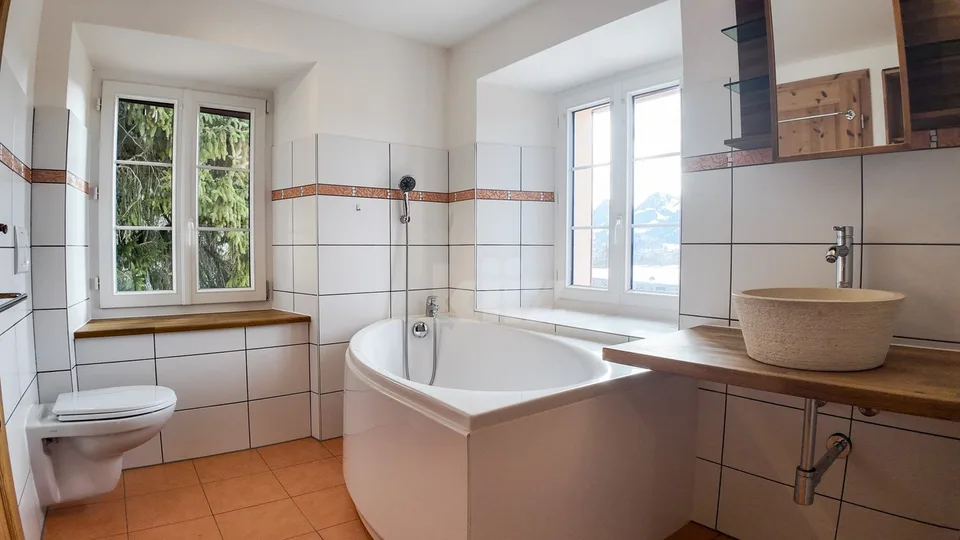 Schönes Haus mit 2 renovierten Wohnungen und großem Garten – Foto 8 von 13