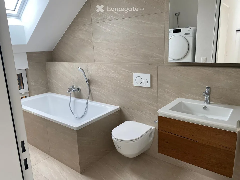 Maisonette spacieuse 4.5 pièces avec balcon & tour de buanderie