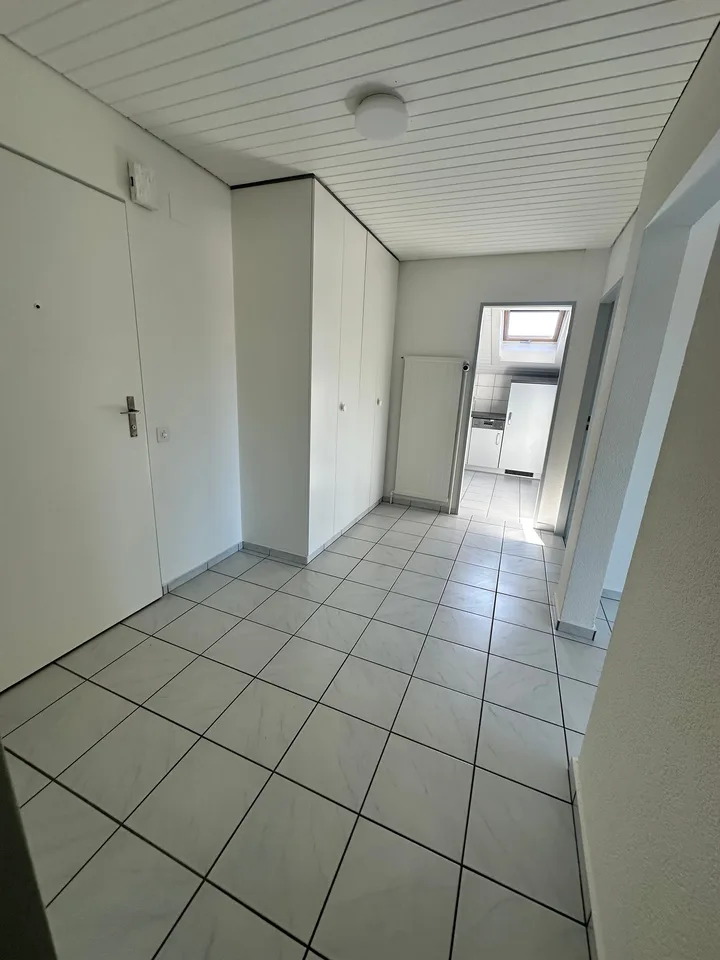 Grosszügige 3.5 Zimmer Dachgeschosswohnung