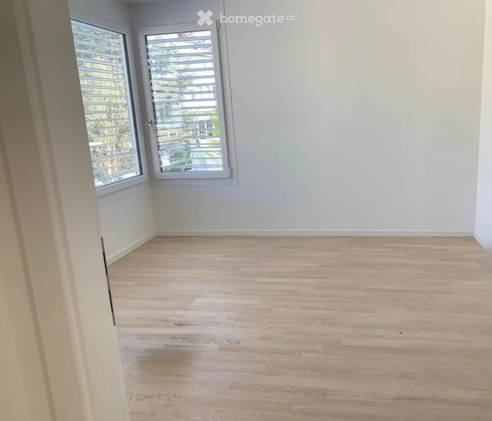 Bel appartement lumineux de 3,5 pièces avec balcon à Saint-Sulpice