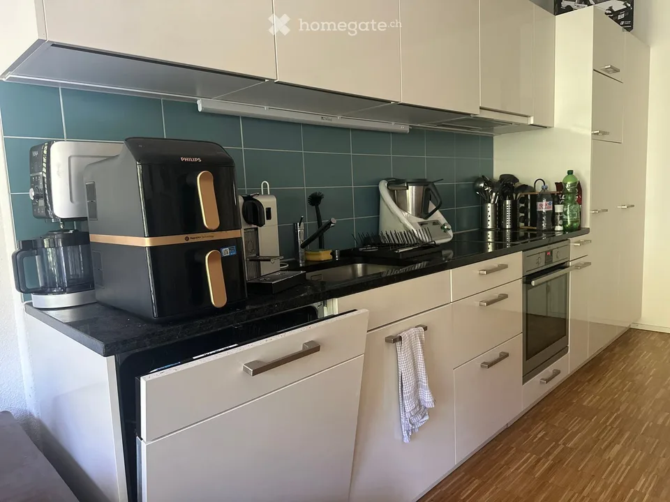 Appartamento moderno 2.5 locali con balcone e bella vista a Effretikon