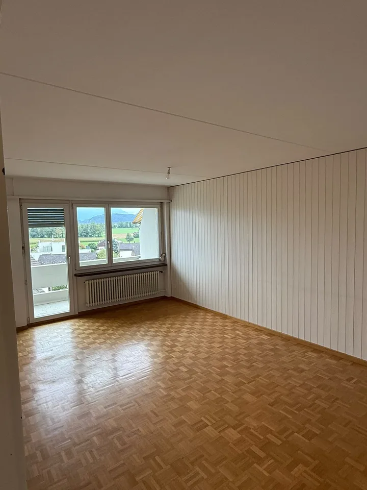 Large 2.5-room apartment in Altstätten with balcony!