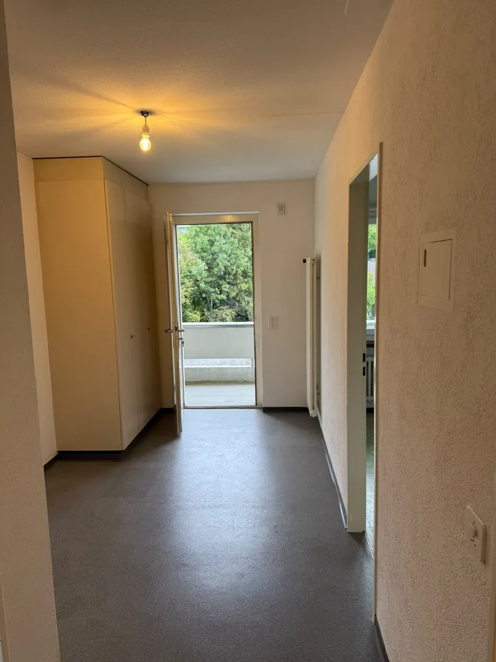 Large 2.5-room apartment in Altstätten with balcony!