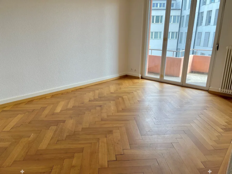 Biel, 2.5-Zimmer-Wohnung mit zwei Balkonen an Aarbergstrasse 86 – foto 7 di 8