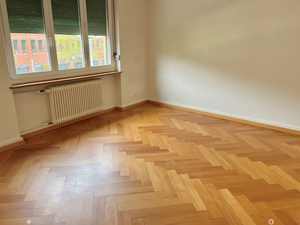 Biel, 2.5-Zimmer-Wohnung mit zwei Balkonen an Aarbergstrasse 86 – foto 5 di 8