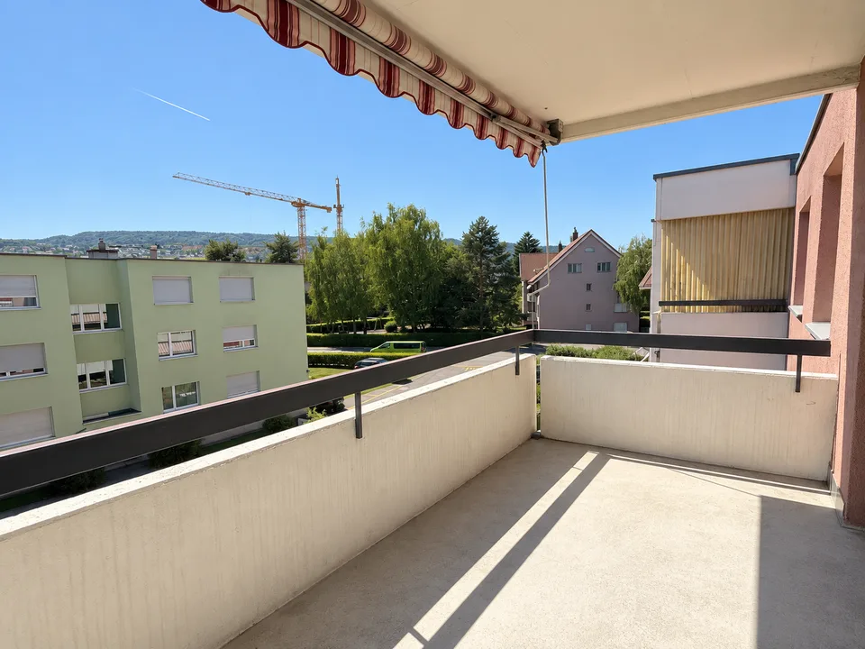 Charmante 2.5-Zimmer-Wohnung mit Balkon in Dietikon