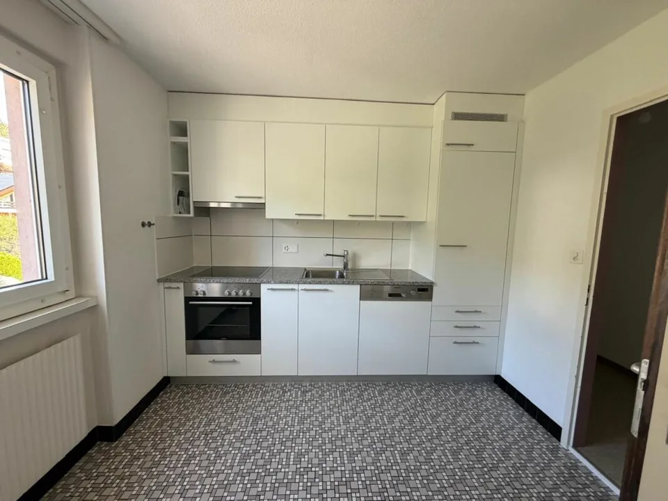 Tramelan, lovely 3.5-room apartment on the 2nd floor with balcony and open view