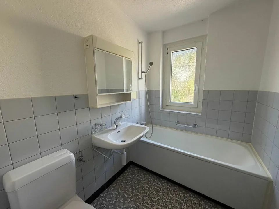 Tramelan, lovely 3.5-room apartment on the 2nd floor with balcony and open view