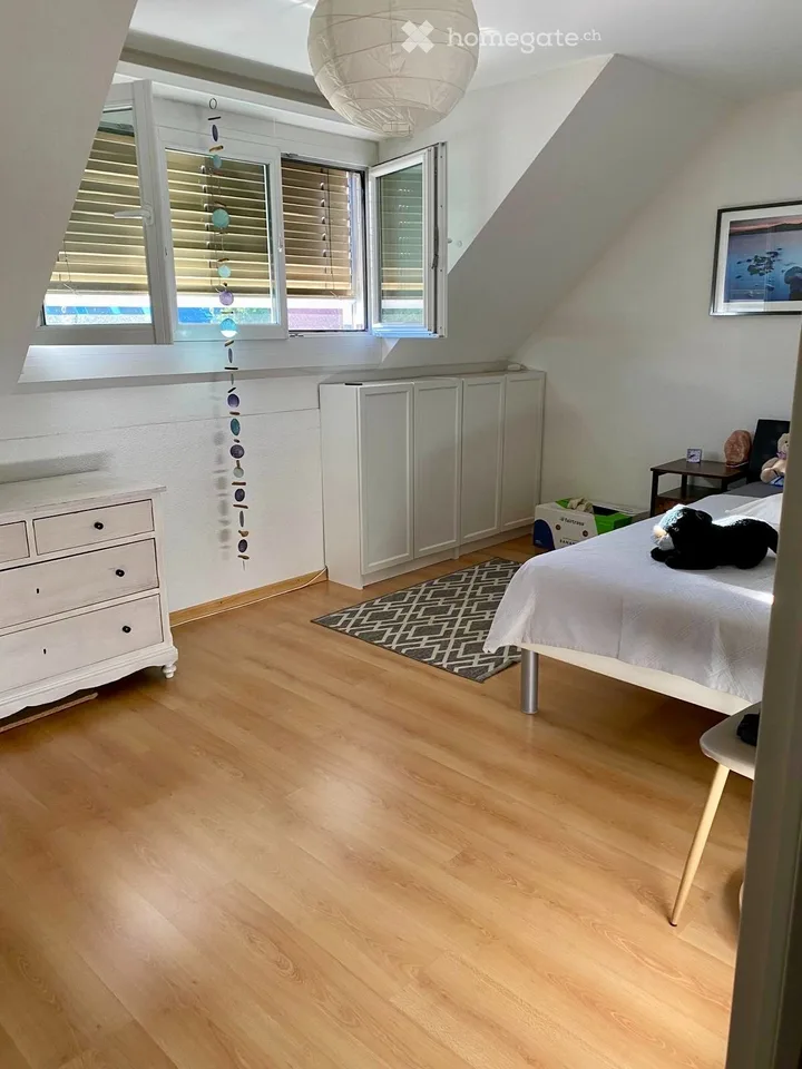 Schöne, helle 2.5 Zimmer-Wohnung per 1.12.26 oder n. Vereinbarung