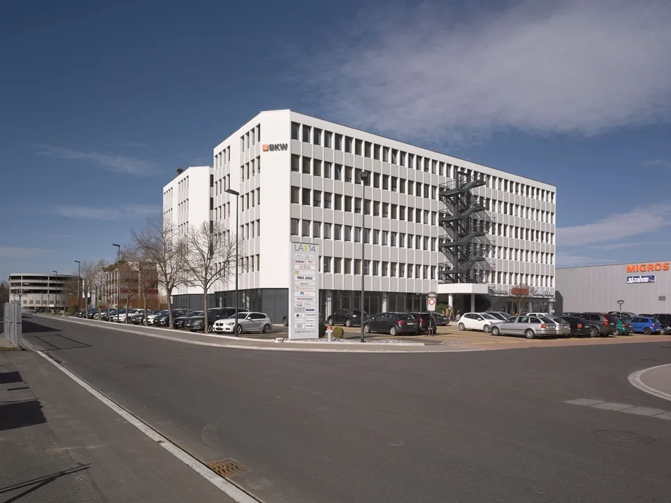 Perfect connection to public transport and road network: 110 m2 office space