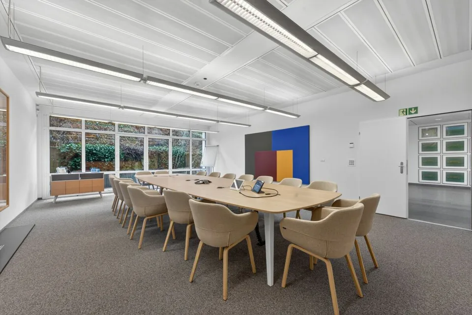 Il tuo spazio ufficio in attico con 400m² per uso individuale o in pacchetto completo – foto 7 di 9