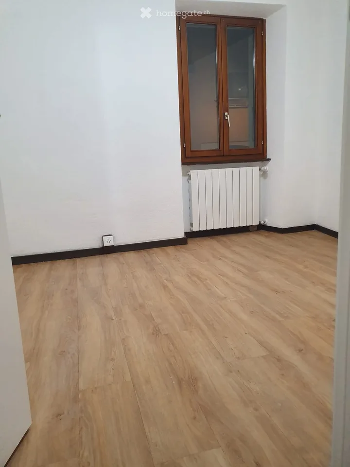 4,5 locaux à Vernate