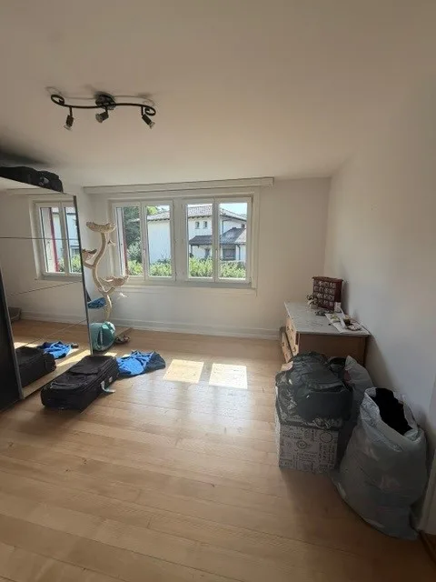 To rent quiet, centrally located 4-room apartment