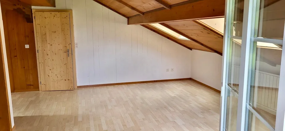 Charmante 2-Zimmer-Wohnung in ruhiger Lage in Lenk
