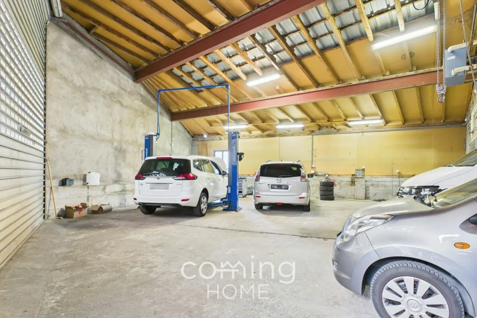 440 m² Gewerbehalle in Turtmann - Starkstrom, direkte Zufahrt und flexible Nutzung – Foto 8 von 14