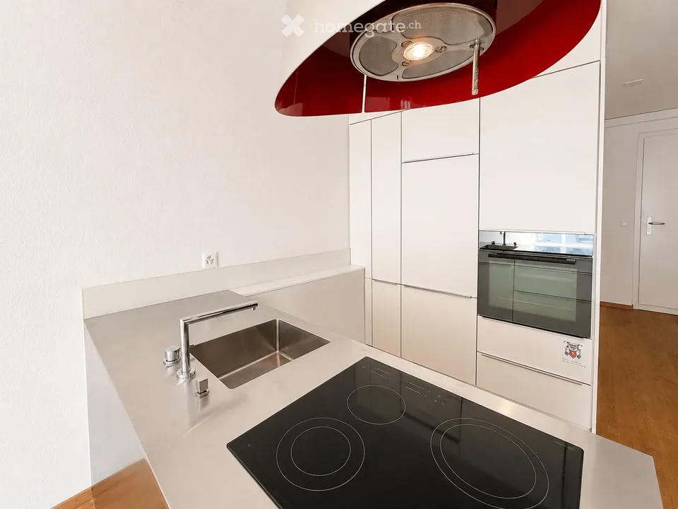 Helle, stilvoll renovierte 2½-Zimmer-Wohnung mit Loggia in Stallikon