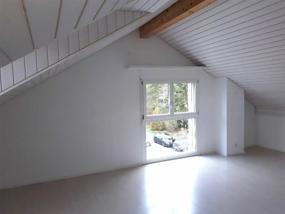 Spacious semi-detached house adjacent to the agricultural zone