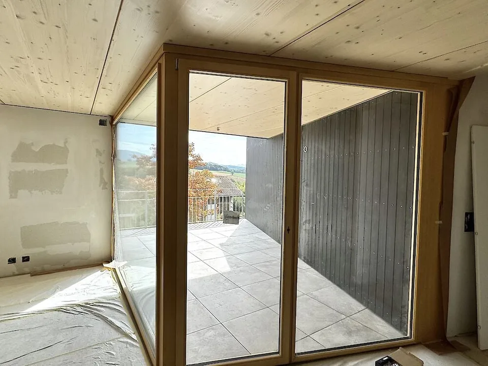 Neuwertige Wohnung an erhöhter Lage in Freiburg zu vermieten – photo 3 sur 13