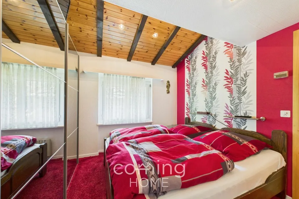 Gemütlich und alpin - 2.5-Zimmer-Wohnung mit Cheminée und Bergsicht in Saas-Grund – Foto 8 von 14