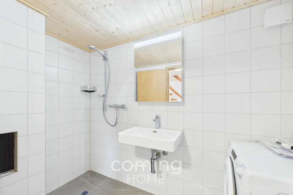 Au calme, ensoleillé et avec vue sur les montagnes : appartement 1,5 pièce comme neuf à Hohtenn