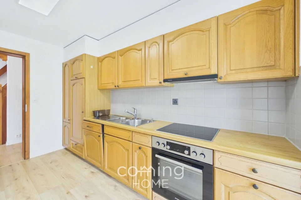 Appartement en attique sur deux niveaux à Susten : beaucoup d'espace, du soleil et une vue imprenable sur les montagnes – photo 7 sur 15