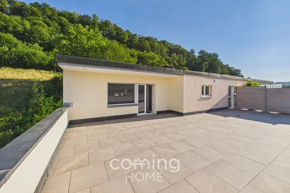 Appartement attique rénové de 4 pièces à Wöschnau avec grande terrasse et vue dégagée – photo 11 sur 14