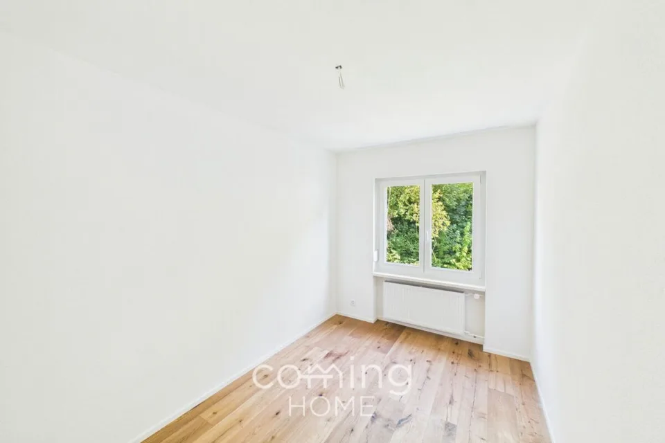 Appartement attique rénové de 4 pièces à Wöschnau avec grande terrasse et vue dégagée – photo 8 sur 14