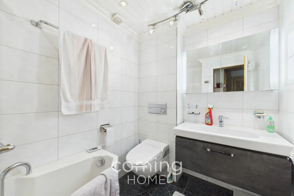 Evenings by the fireplace, mornings with mountain views - 2.5-room flat in Saas-Grund – photo 11 of 14