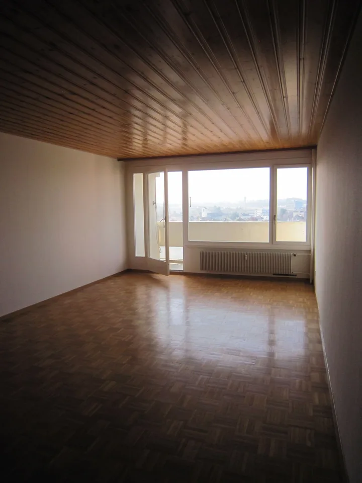 Helle 5.5-Zimmer-Wohnung im 9. Stock mit Panoramablick in Ostermundigen