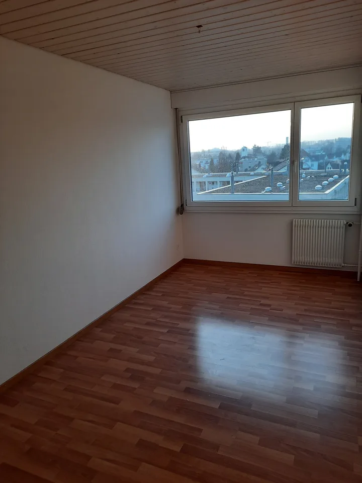 Helle 5.5-Zimmer-Wohnung im 9. Stock mit Panoramablick in Ostermundigen