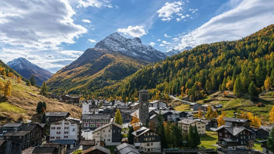 Camera d'albergo arredata con balcone - settimanale a Saas-Fee