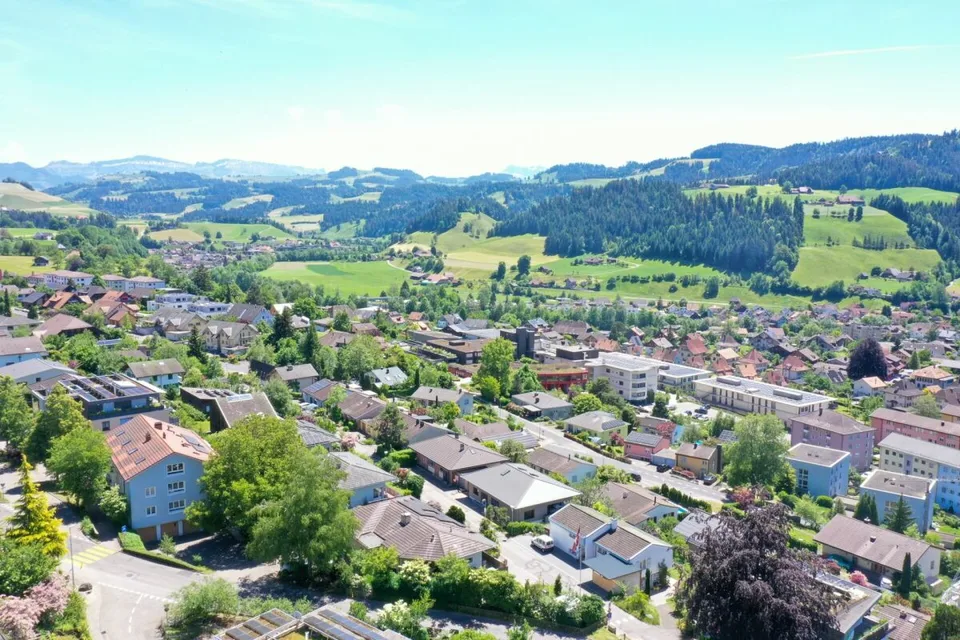 Casa a schiera soleggiata con vista sulla montagna – foto 4 di 11