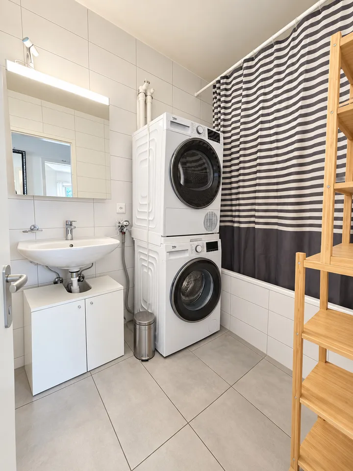 Spacieux appartement de 3.5 pièces rénové d'environ 90m2 – photo 3 sur 12