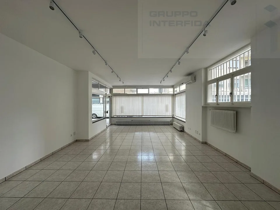 Büro mit Auslagen im Zentrum – Foto 5 von 6