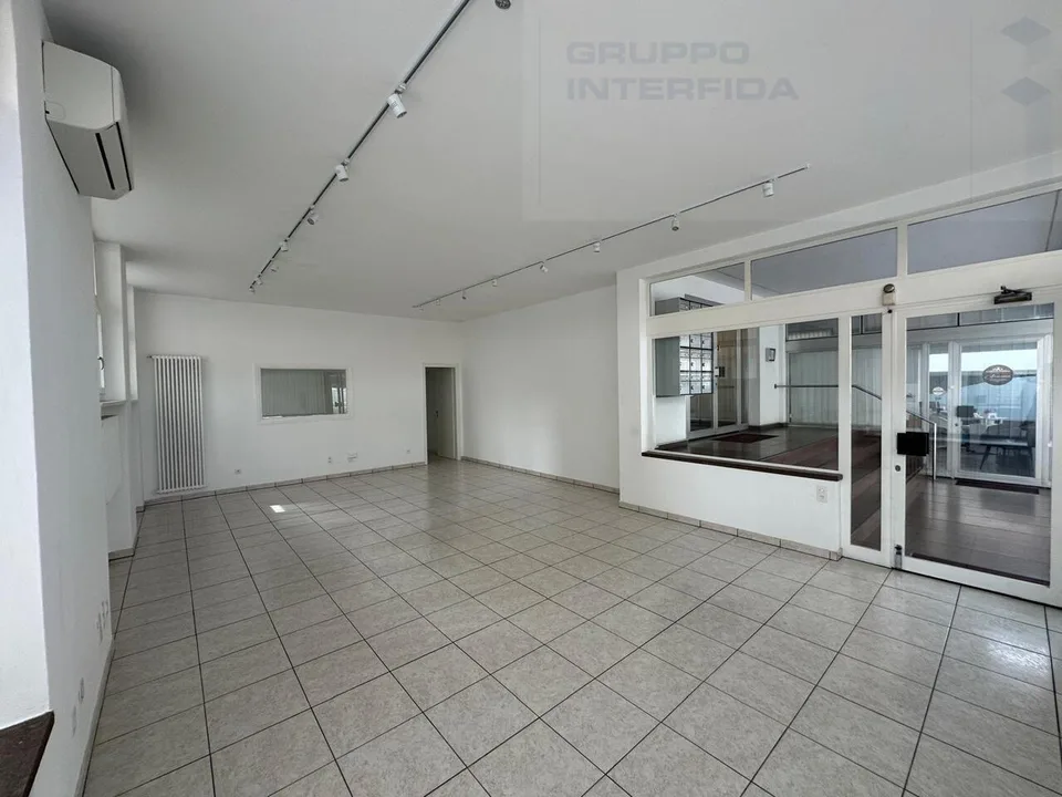 Büro mit Auslagen im Zentrum – Foto 2 von 6