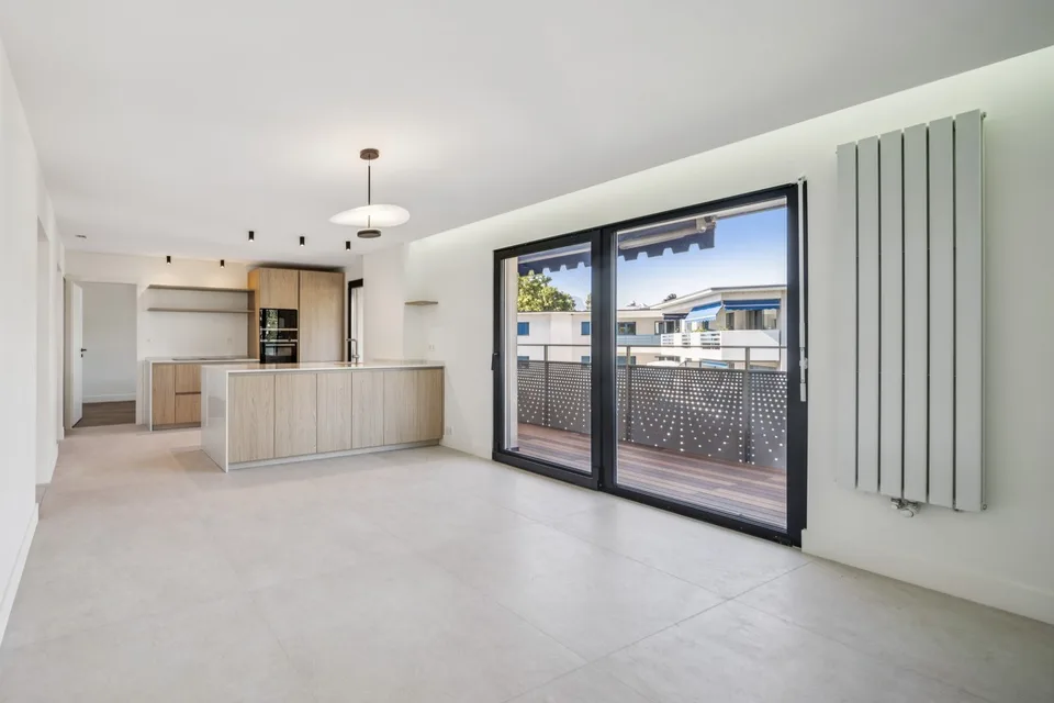 Wohnung 3,5 Zimmer vollständig renoviert - Ein friedlicher Rückzugsort mit Aussicht – Foto 3 von 9