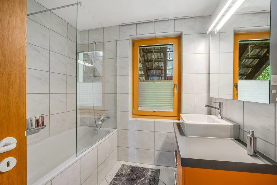 Casa a schiera di 4,5 locali situata in zona tranquilla con potenziale di sviluppo! – foto 10 di 13