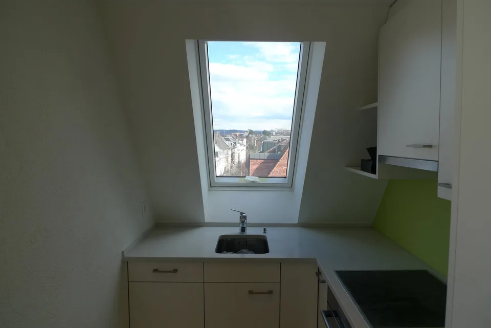 Maisonette en mansarde charmante avec terrasse sur le toit et vue sur les Alpes – photo 8 sur 17