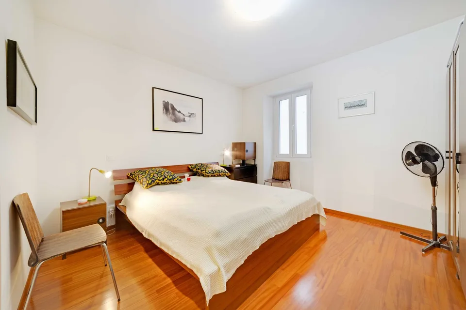 CASLANO – ZWEI SCHRITE VOM SEE ENTFERN | 3.5 ZIMMER EINRICHTUNG MIT TERRASSE – ZWEITWOHNSITZ – Foto 10 von 12