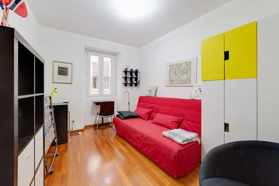 CASLANO – ZWEI SCHRITE VOM SEE ENTFERN | 3.5 ZIMMER EINRICHTUNG MIT TERRASSE – ZWEITWOHNSITZ – Foto 8 von 12