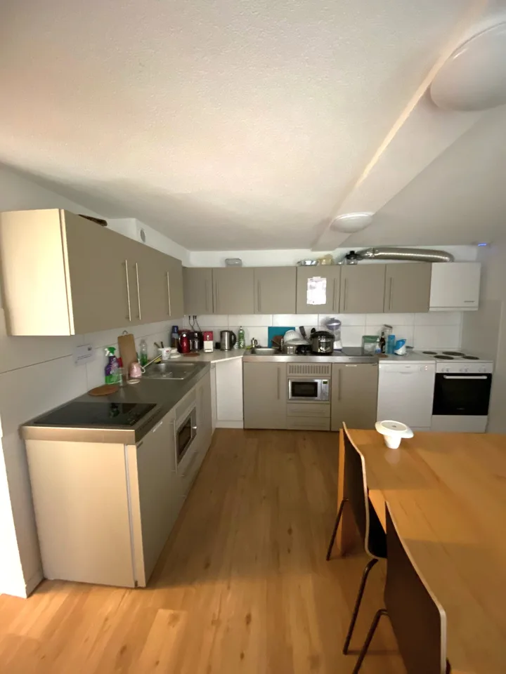 Z 504 / Chambre meublée et équipée avec TV et Internet