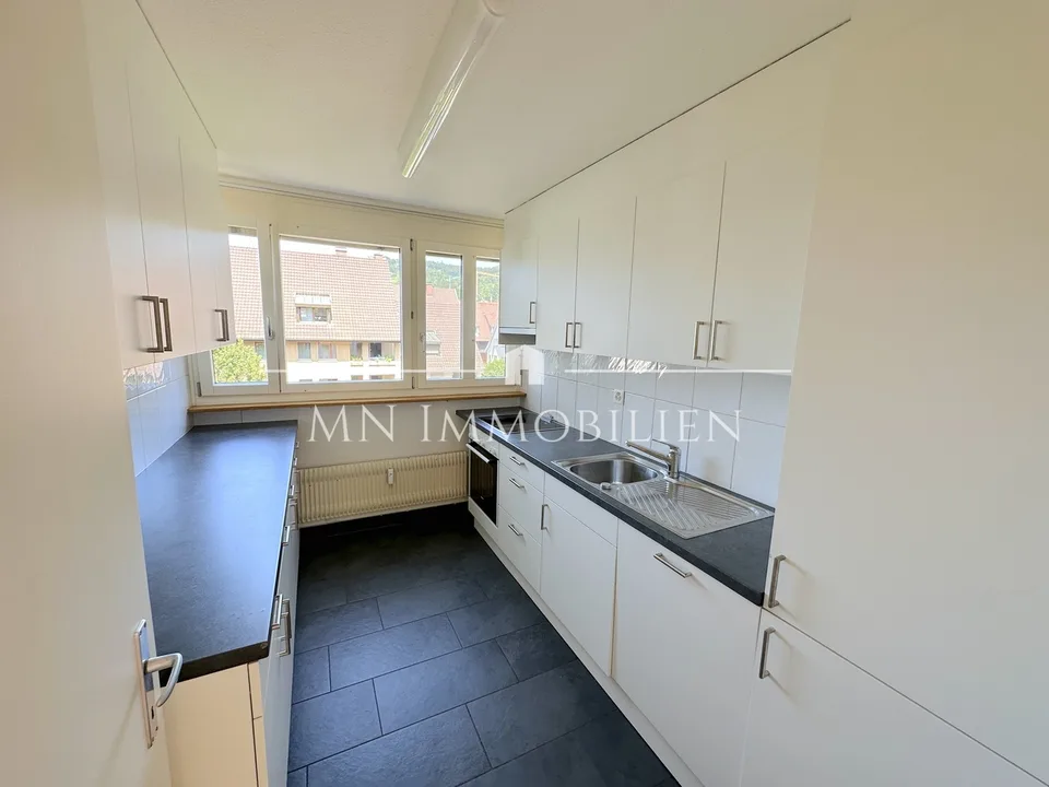 Wunderschöne und helle 4.5 Zimmer-Dachwohnung im Herzen von Arlesheim