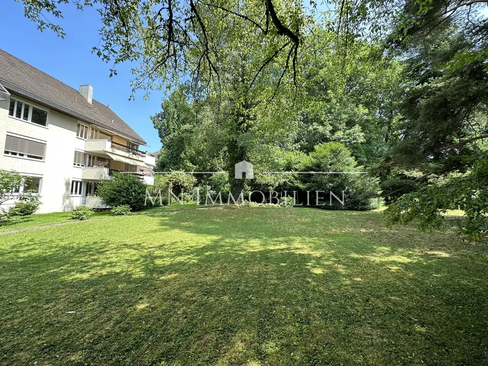 Wunderschöne und helle 4.5 Zimmer-Dachwohnung im Herzen von Arlesheim