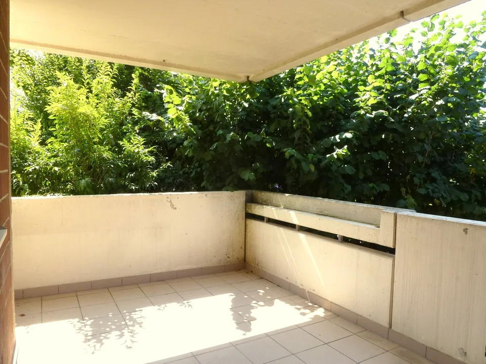 Appartement 4,5 pièces avec espace de séjour ensoleillé et cuisine neuve
