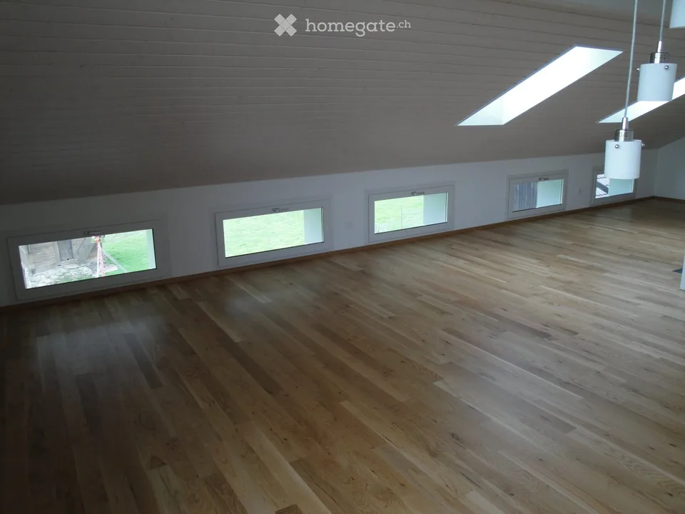 Charmante 3.5-Zimmer-Dachwohnung mit Balkon in Mühlau